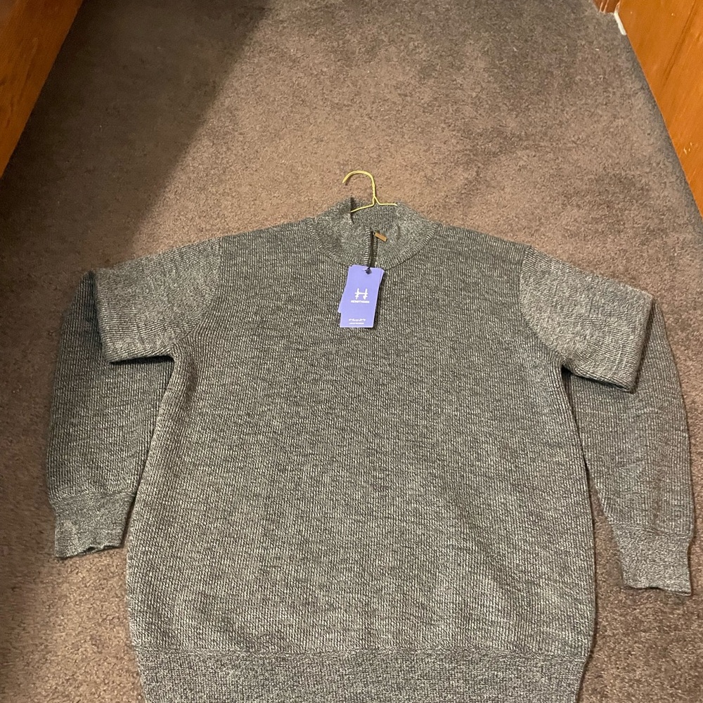 Gray Crewneck Sweater with Classic Design